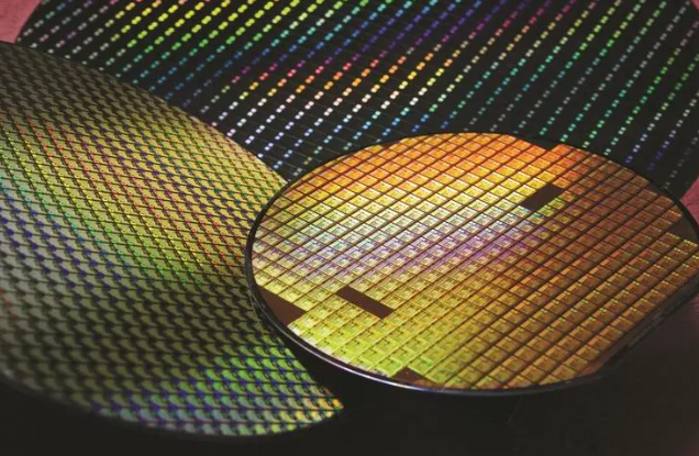 合封芯片的優(yōu)勢(shì)有哪些方面 合封芯片的優(yōu)勢(shì)有哪些方面